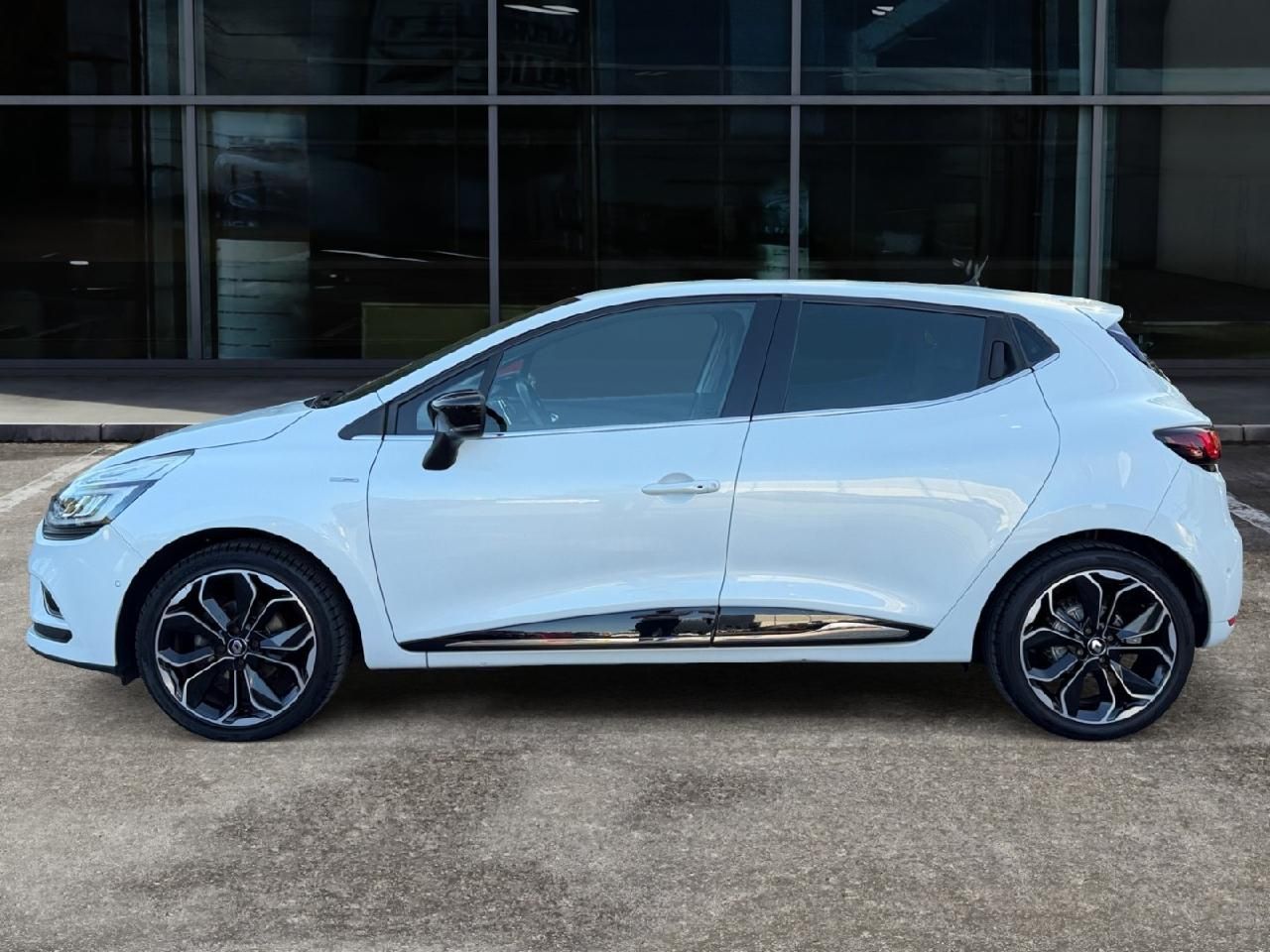 Fahrzeugabbildung Renault Clio IV BOSE Edition