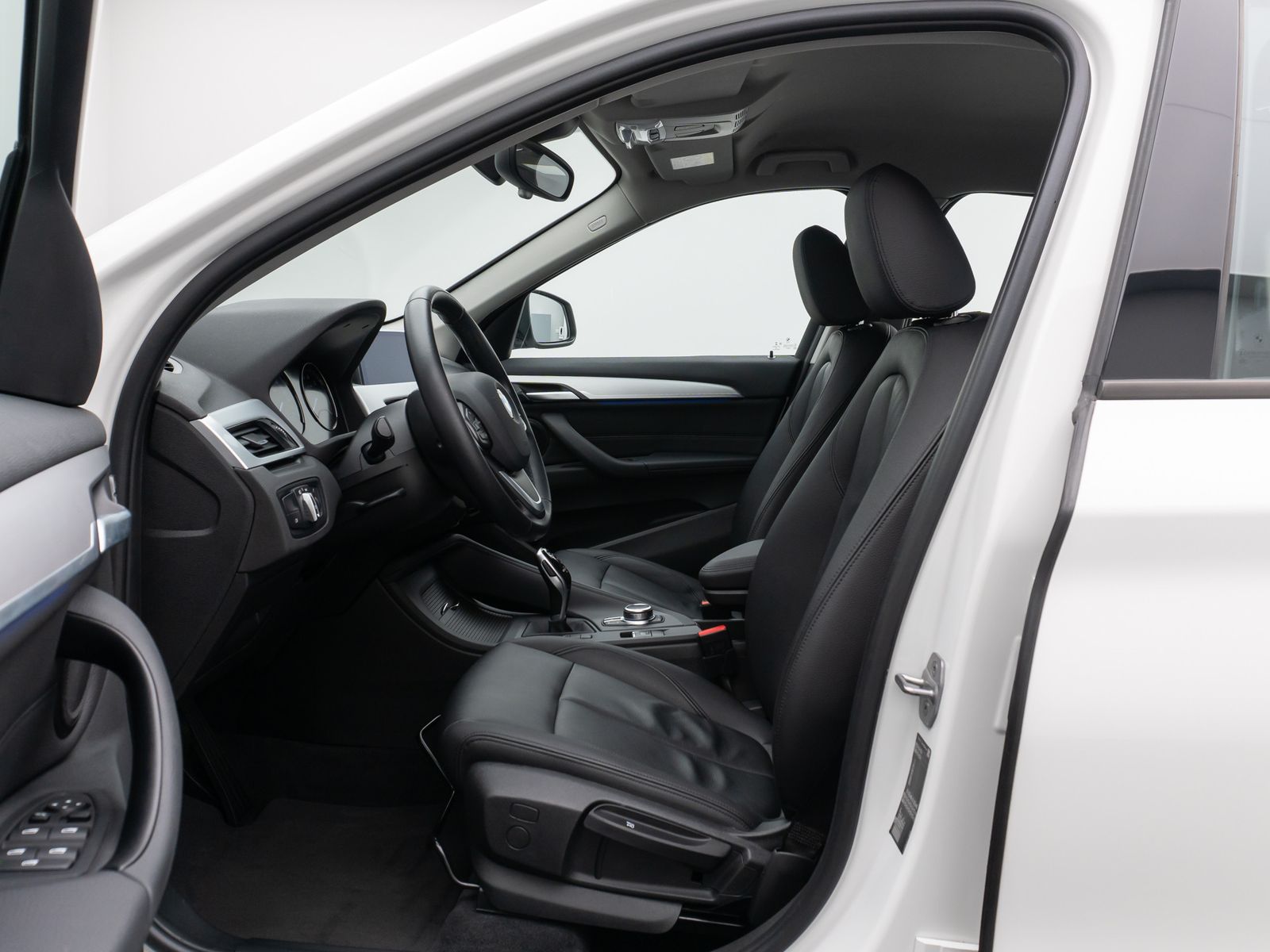 Fahrzeugabbildung BMW X1 sD18i Kamera DAB Alarm LED Navi Sport Geschwi