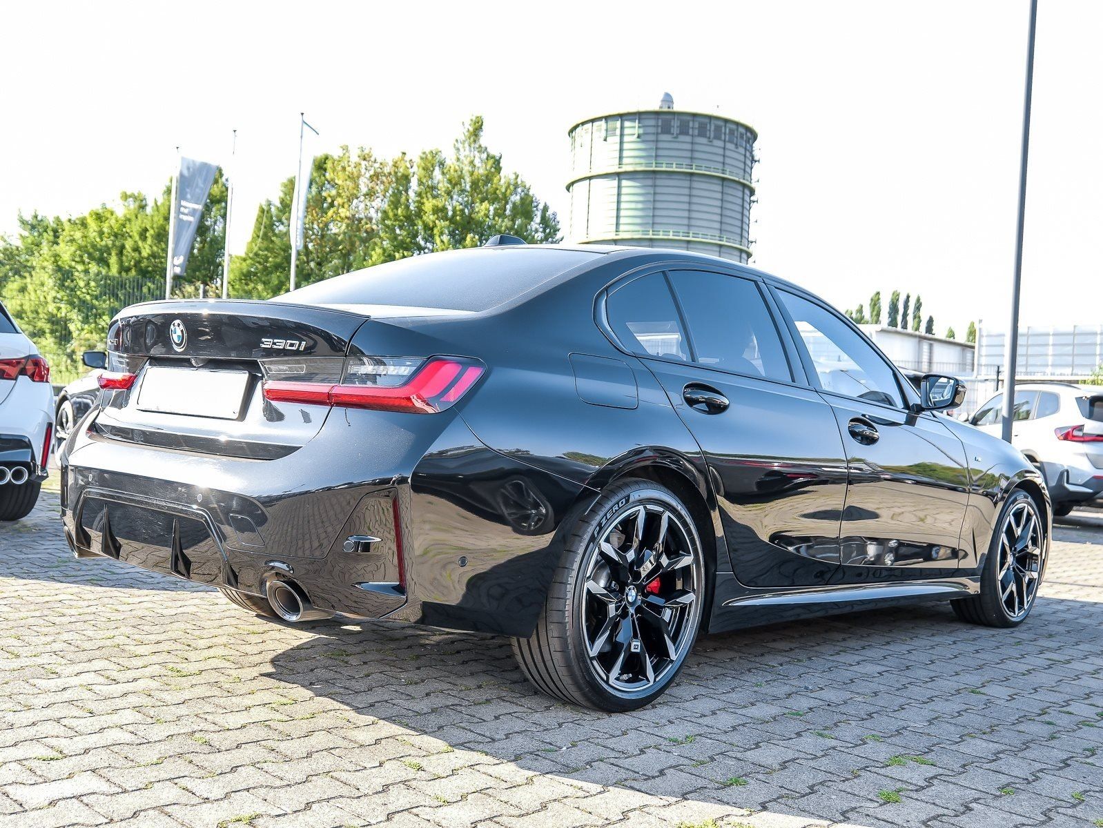 BMW 330 - Bild 2