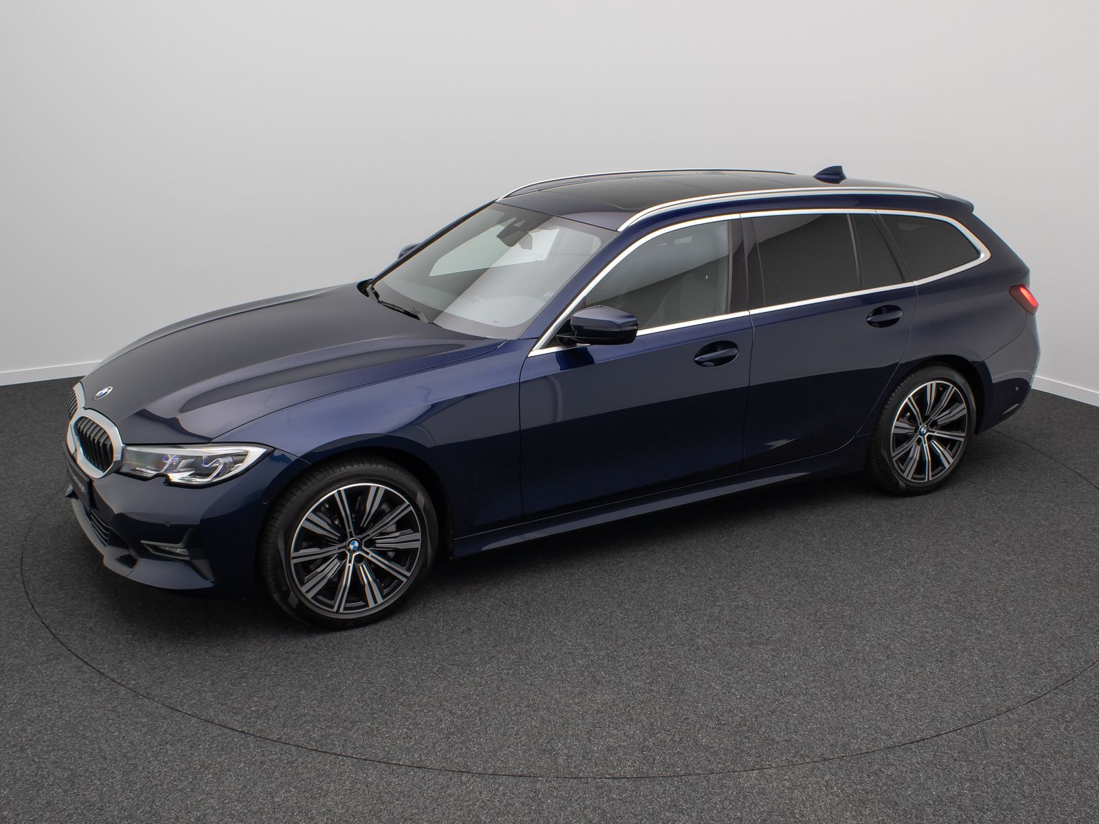 Fahrzeugabbildung BMW 330d xD SportLine DAB Laser DisKey HiFi Panorama