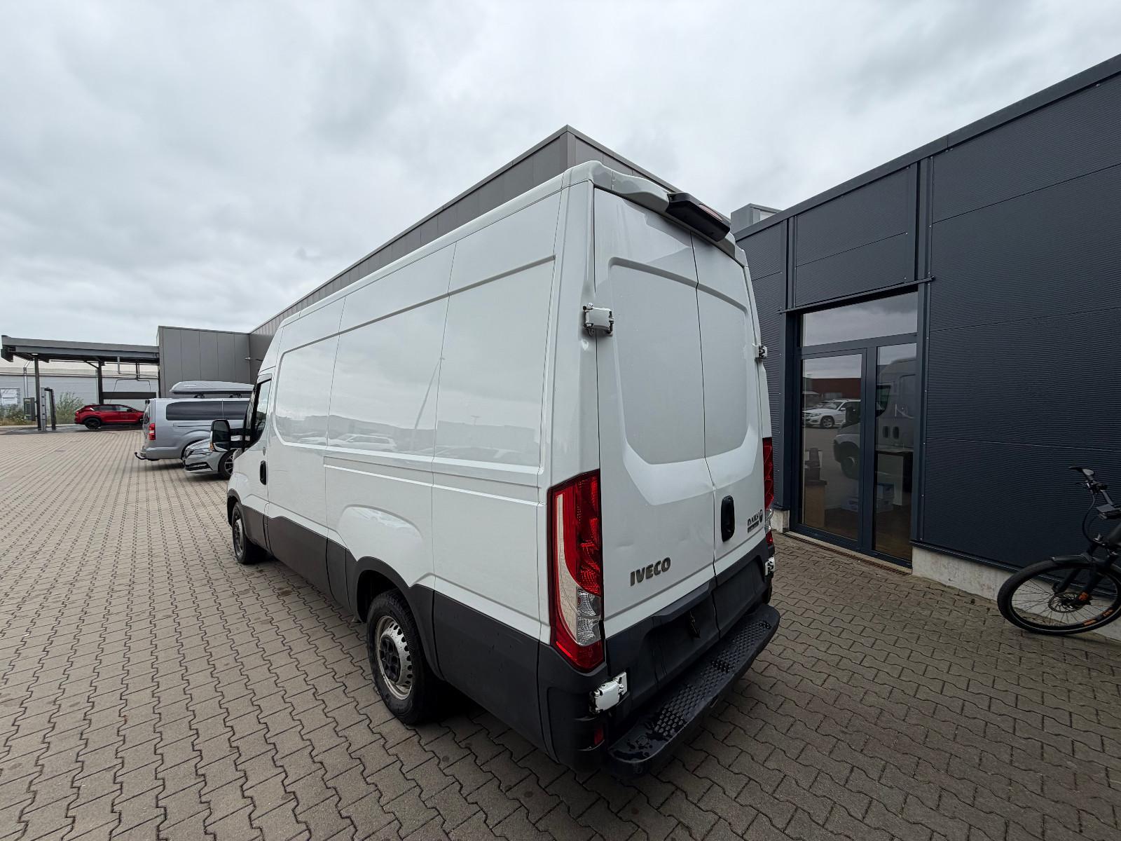 Iveco Daily Kasten HKa 35 S ... V Radstand 3520 L