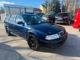Skoda Octavia Combi 1.6 Classic - Skoda Octavia: Classic