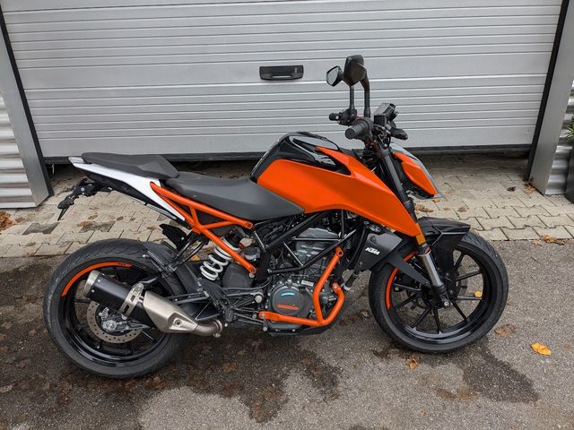 KTM DUKE 125 ABS