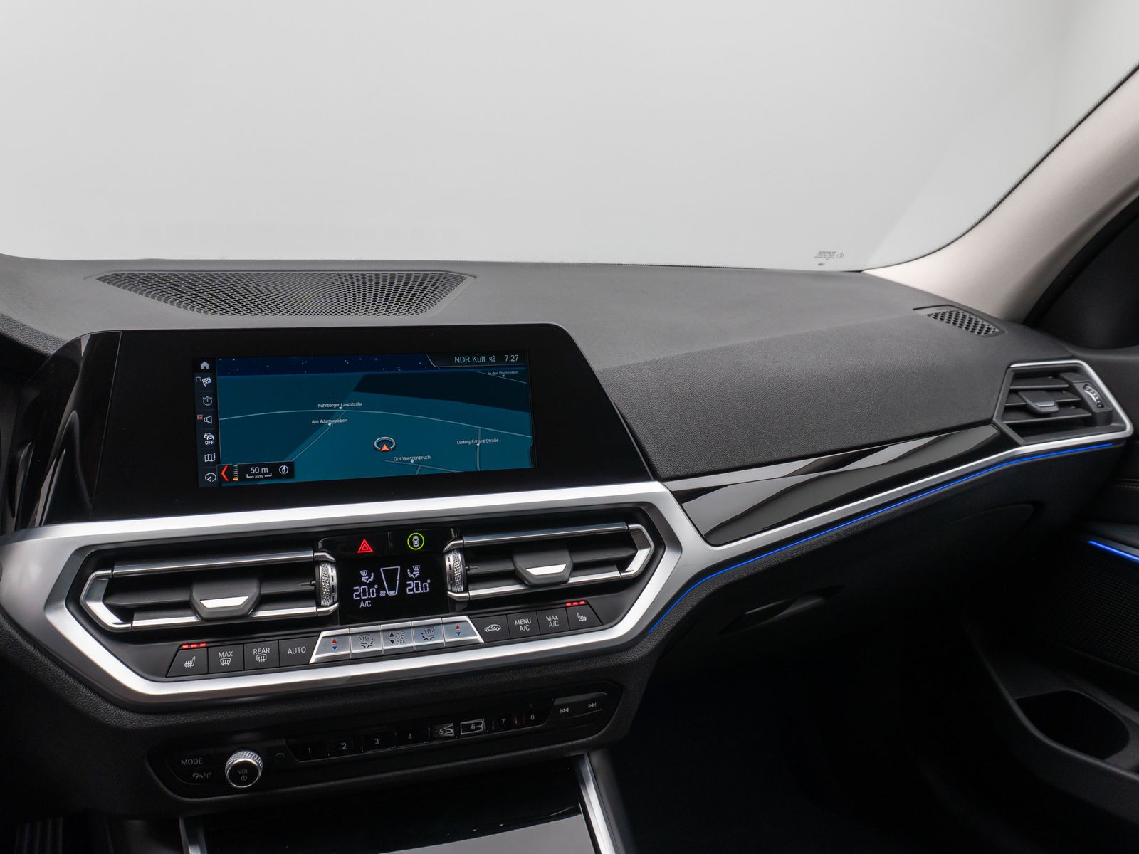 Fahrzeugabbildung BMW 330d xD SportLine Kamera CockPit+HUD Lordos LED