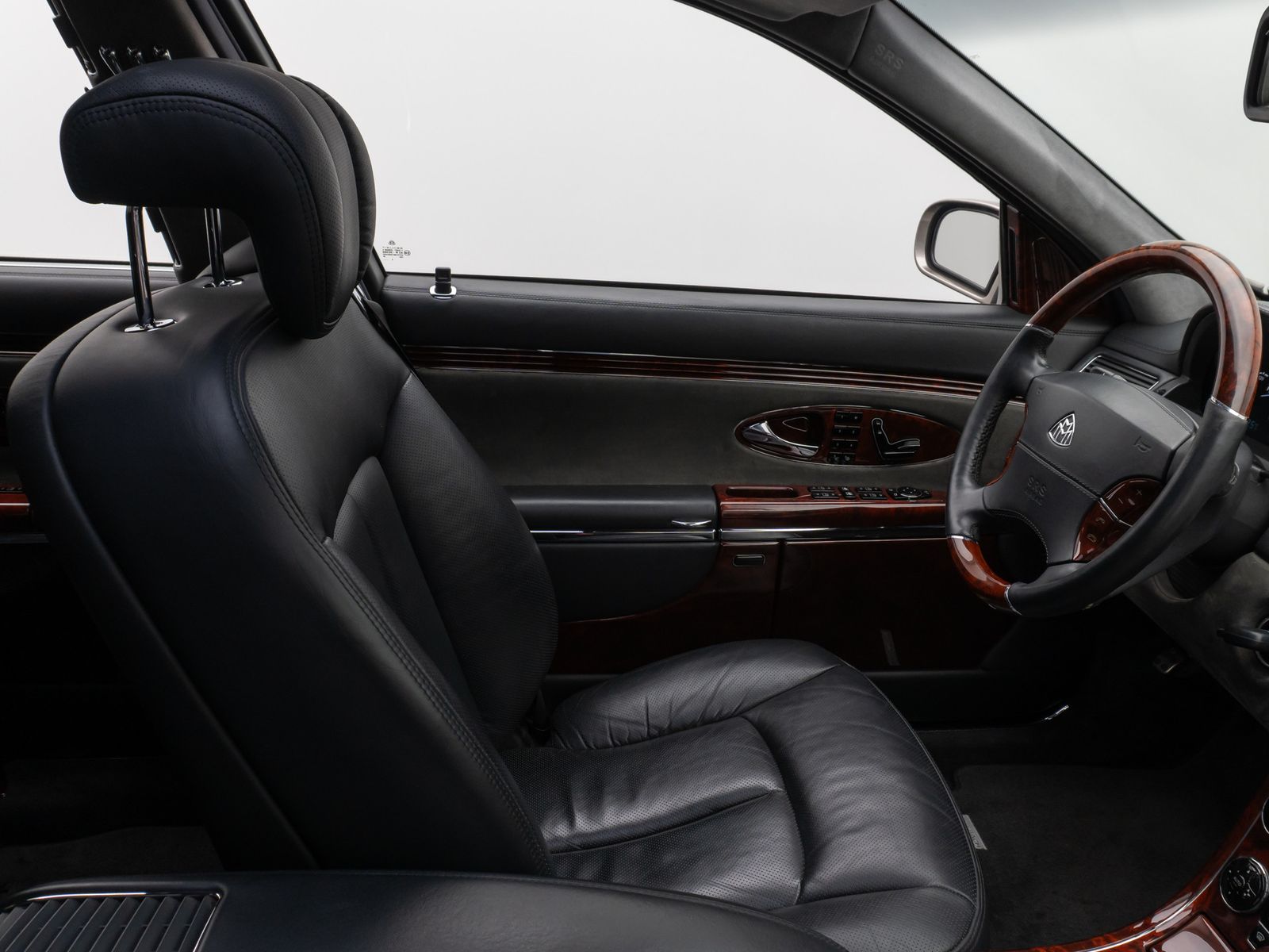 Fahrzeugabbildung Maybach 57 DUOTONE V12 Fondpaket Massage Solar VOLL