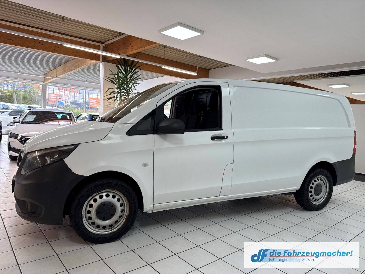 Fahrzeugabbildung Mercedes-Benz Vito Kasten 116 CDI 4x4 lang AHK Navi DAB *EXPOR