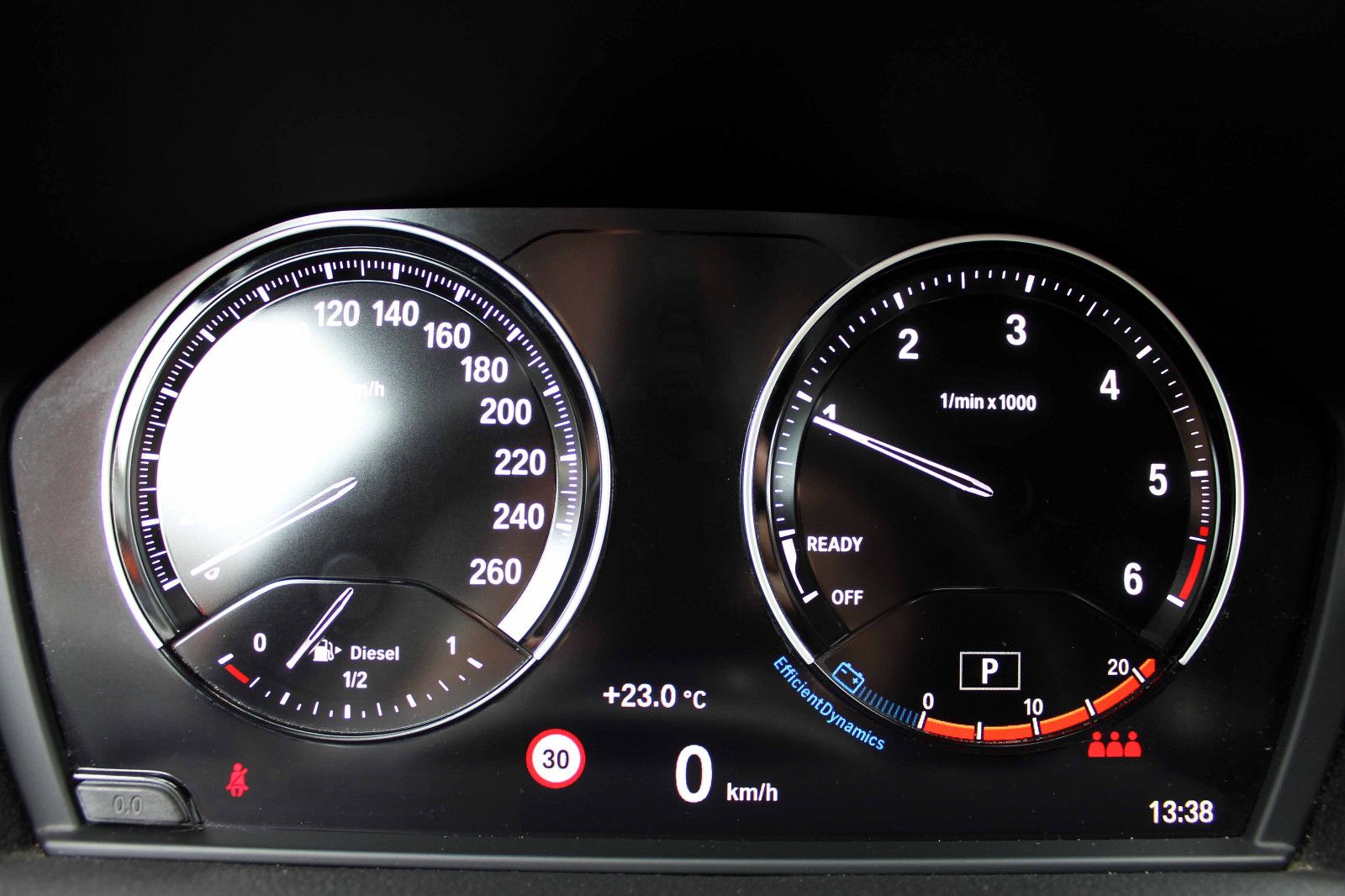 Fahrzeugabbildung BMW 216d Gran Tourer Steptr. HUD NAV ACC KAM PDC BT