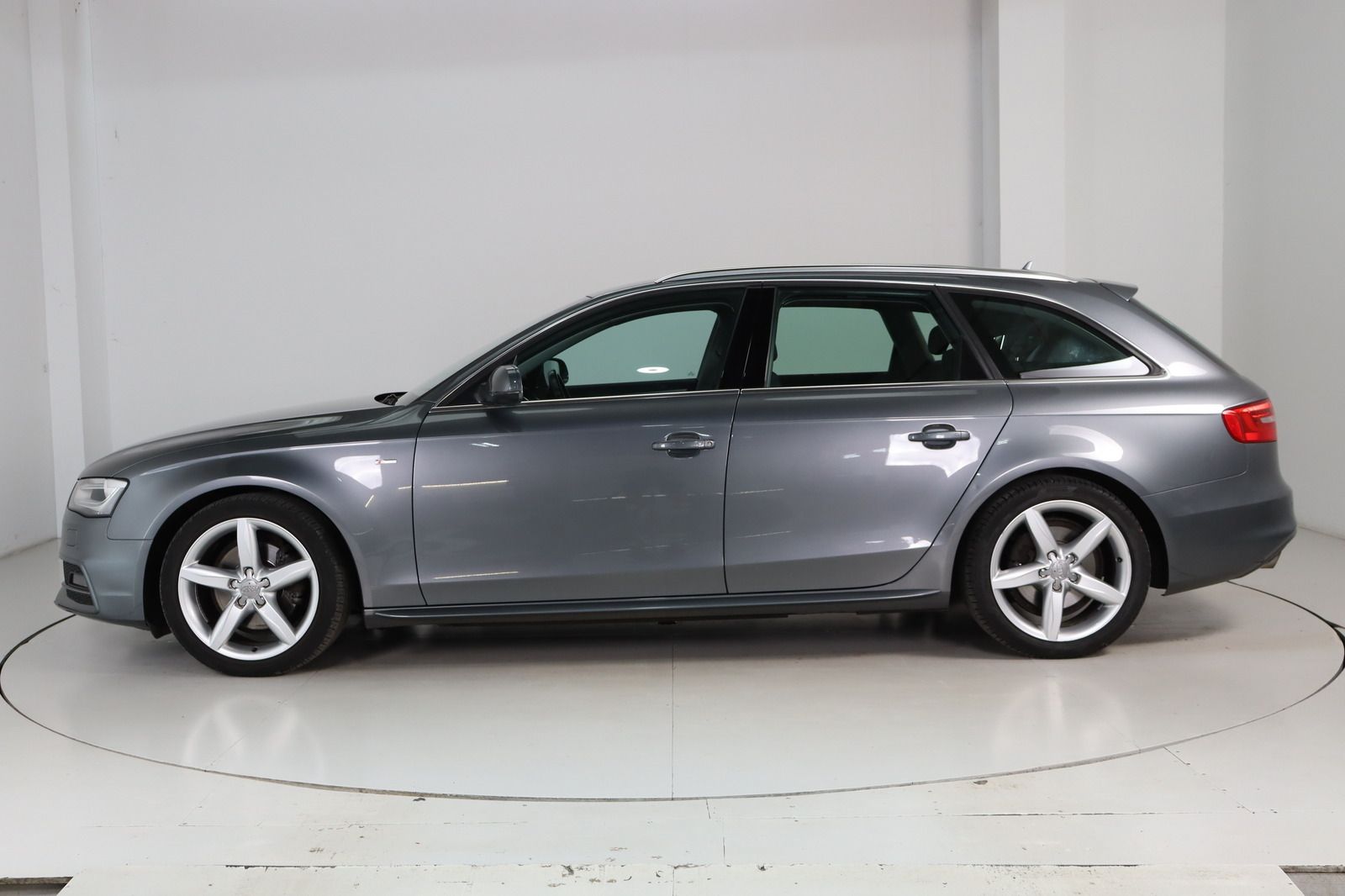 Fahrzeugabbildung Audi A4 Avant 2.0 TDI S-line * Bi- Xenon * Navi * Amb
