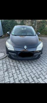 Renault Megane Luxe TCE 130 Luxe - Renault Megane mit Benzin-Antrieb: Leder, mit Navigationssystem, Limousine
