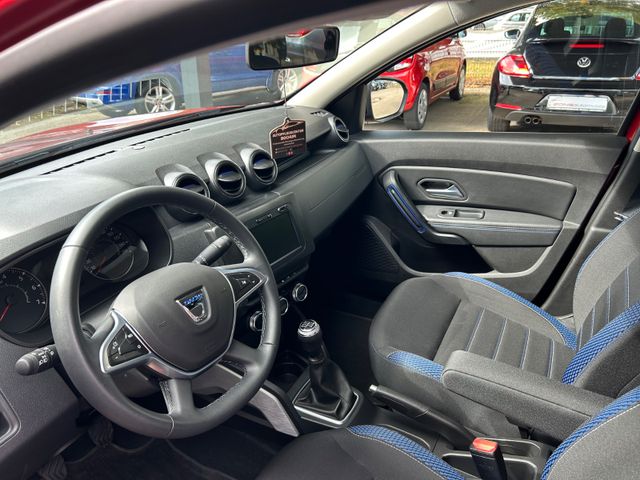 Fahrzeugabbildung Dacia Duster II Celebration+CarPlay+Navi+AllwLM+Kamera