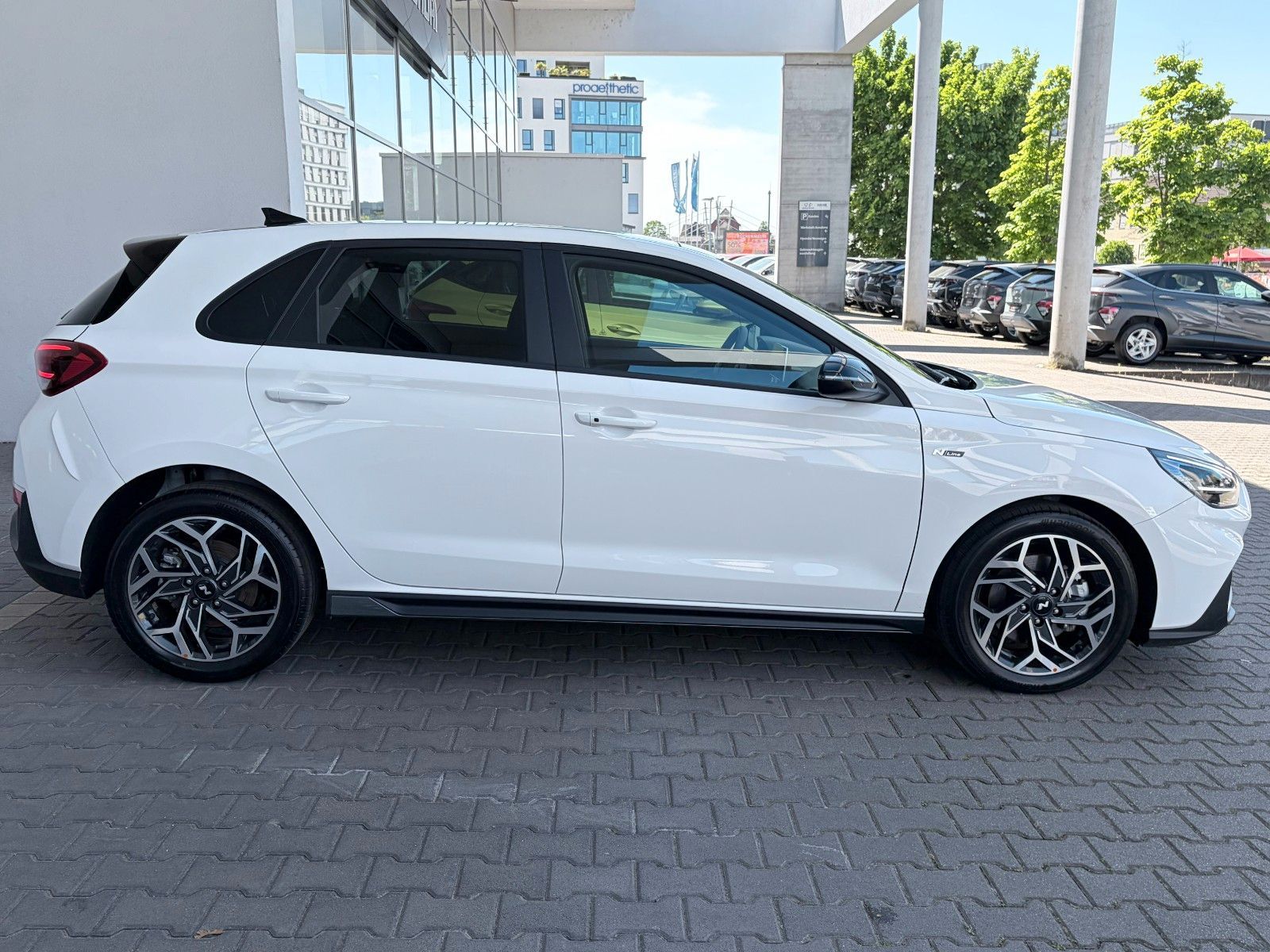 Fahrzeugabbildung Hyundai i30 1.6 T-GDI N Line Kamera,LED,Navi,Pano,SHZ,SD