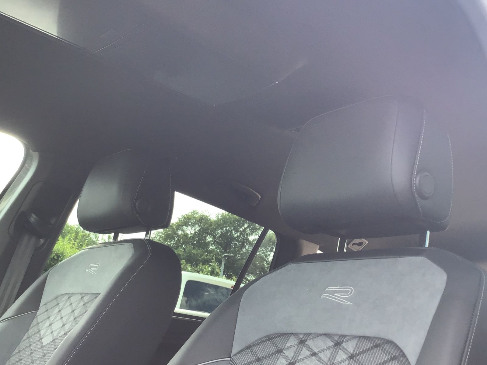 Fahrzeugabbildung Volkswagen Tiguan Allspace R-Line TDI 4M DSG LED AHK NAVI F