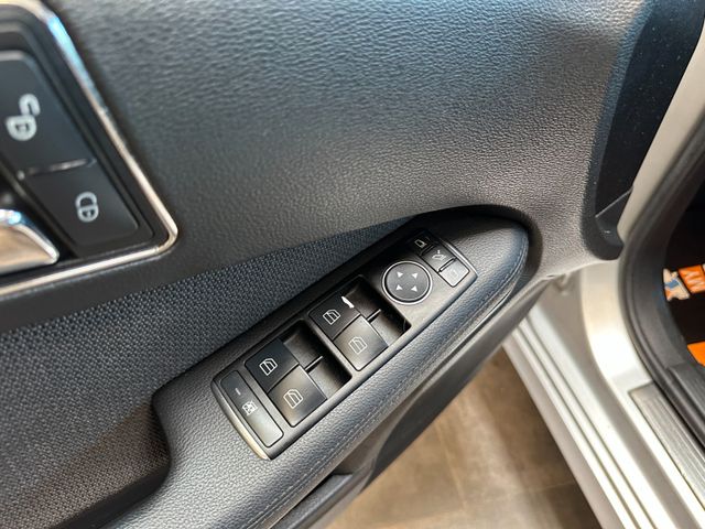 MYAUTOCENTER – Gebraucht- und Jahreswagen mit Werkstattservice in Pfaffenhofen Mercedes-Benz E 200 *AHK*Abstandstempo*Teilleder*Szhz*