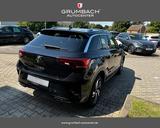 Volkswagen T-Roc 1.5 TSI DSG R-Line Edition IQ.Assistenz... - Volkswagen T-Roc mit Benzin-Antrieb: Schwarz, mit Navigationssystem