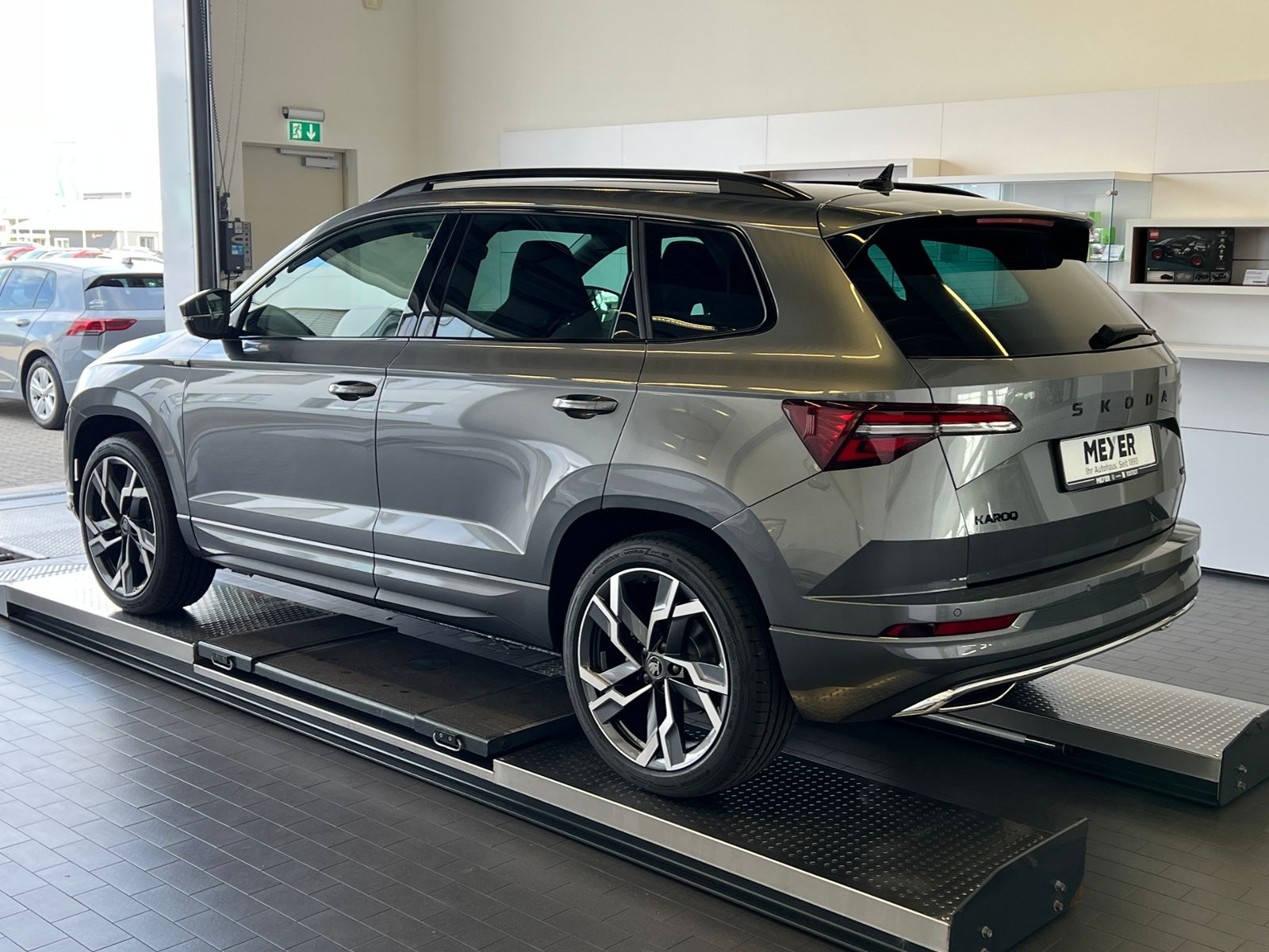 Fahrzeugabbildung SKODA Karoq Sportline 2.0 TSI 4x4 DSG *Panorama, AHK,