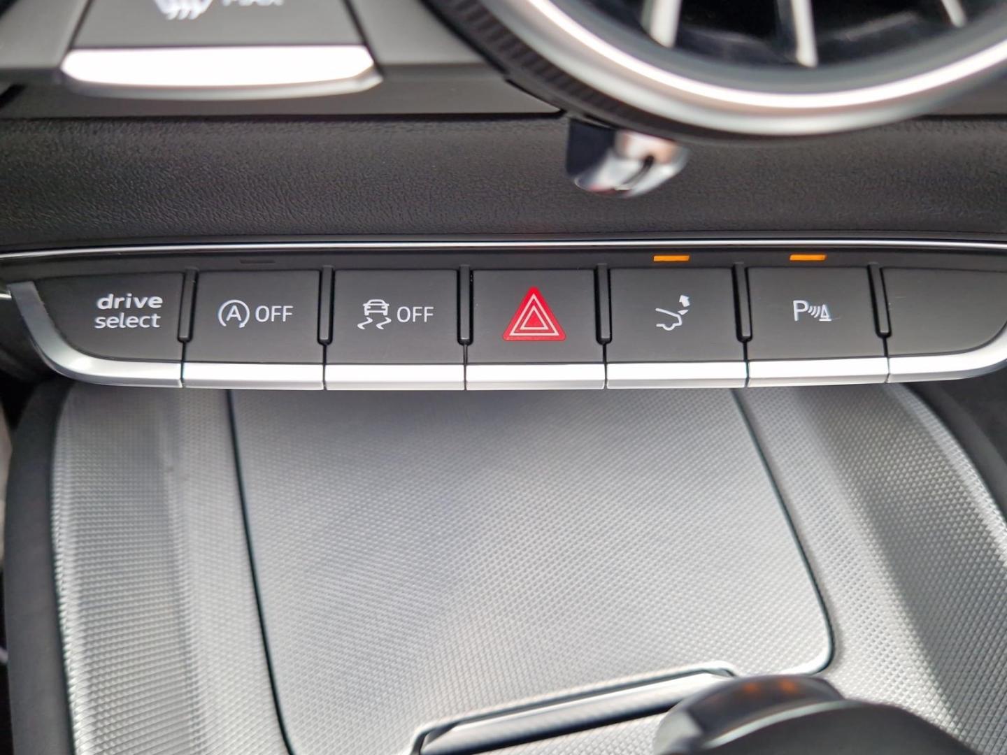 Audi TT Roadster 45 2.0 TFSI quattro S-tronic S-line 