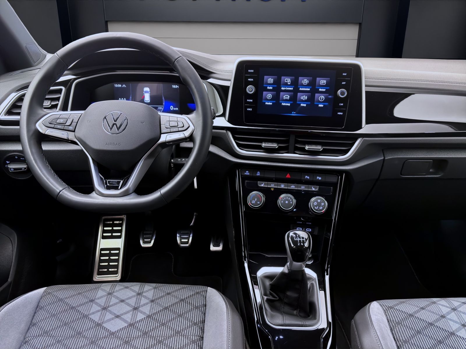 Volkswagen T-Roc - Bild 14