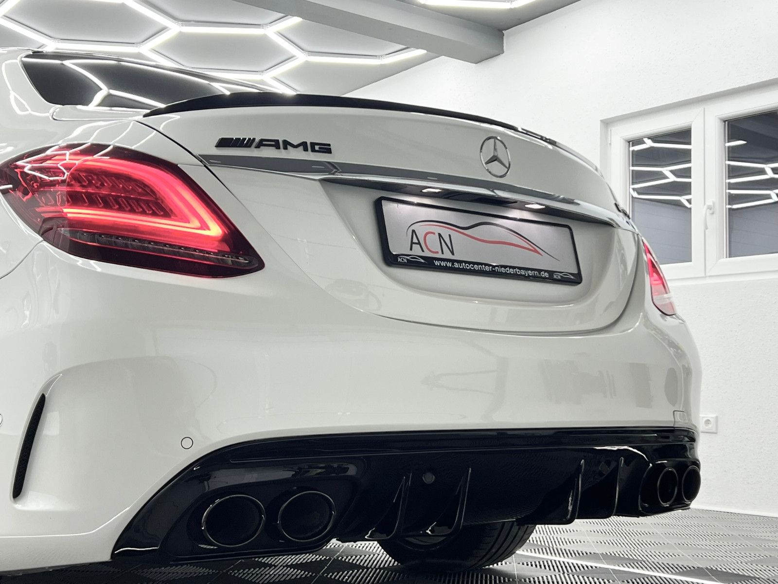Fahrzeugabbildung Mercedes-Benz C 300 Lim. AMG-LINE/360*/BURMESTER/WIDESCREEN