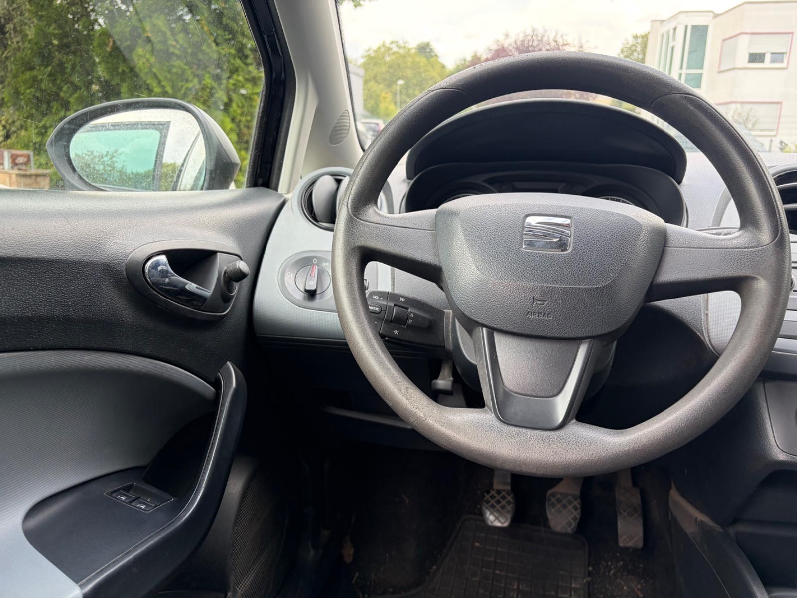 Seat Ibiza 2015 — photo 13