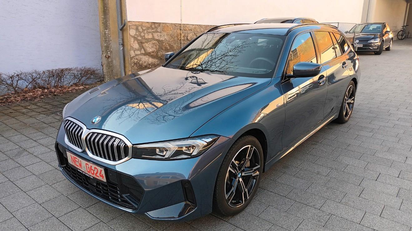 BMW 330i M Sport xDrive Touring LiveCockpit ParkAs