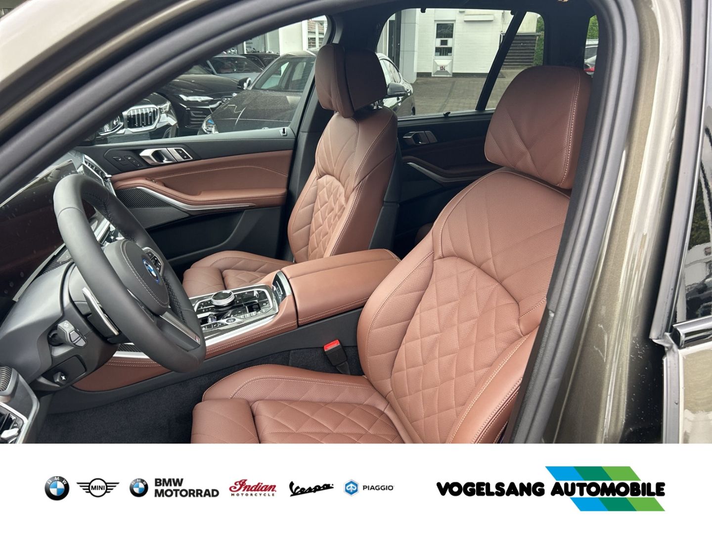 Fahrzeugabbildung BMW X5 50 e M Sport Sportpaket HUD Luftfederung AD N