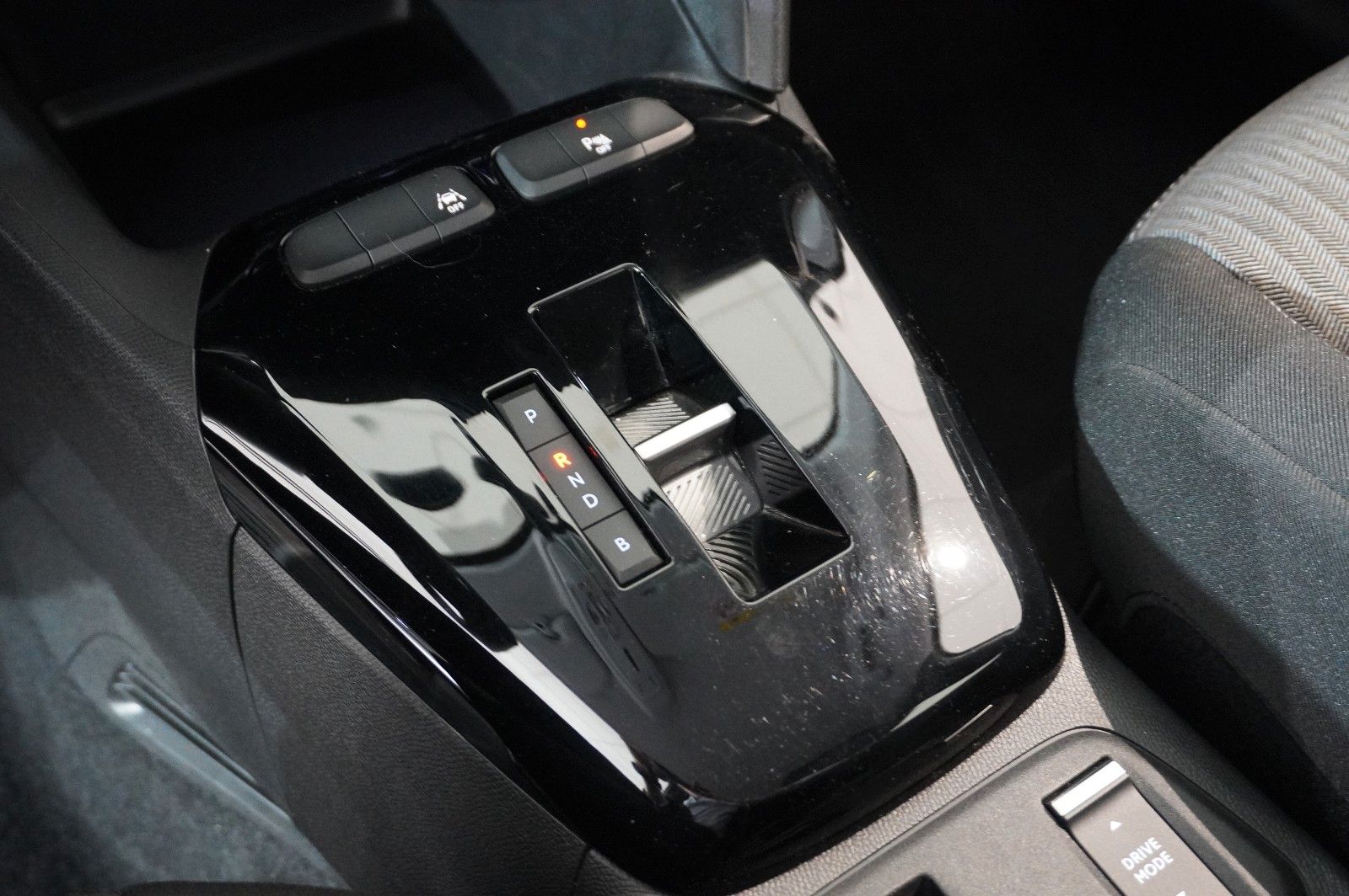 Fahrzeugabbildung Opel Corsa-e F ELEGANCE 1-PHASIG NAVI/LED/KAMERA/DAB+