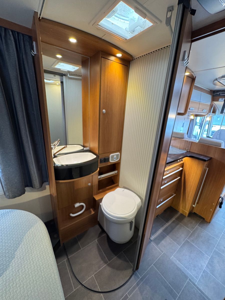 Fahrzeugabbildung Dethleffs Esprit Comfort I 7150-2 QUEENSBETT 1.HAND