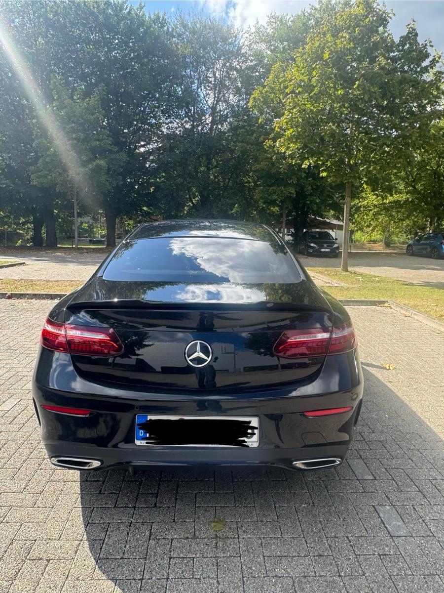 Mercedes-Benz E 220 d Autom. -