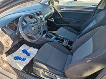 Volkswagen Golf - 6