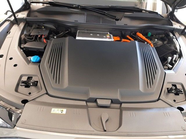 Fahrzeugabbildung Audi e-tron Sportback 55 S line black edition Matrix