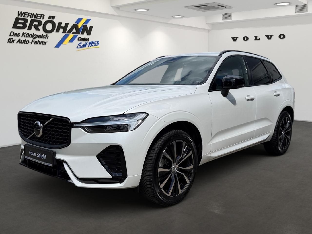 Fahrzeugabbildung Volvo XC60 B4 Benzin Plus Dark 2WD