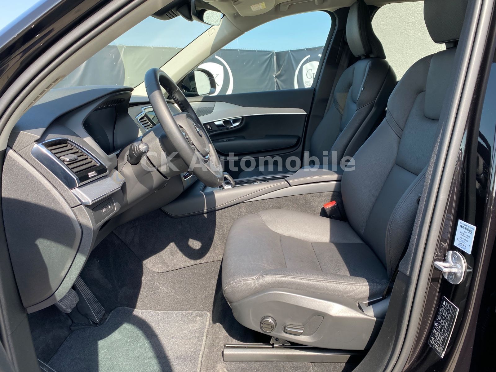 Fahrzeugabbildung Volvo XC90 T8 Core Recharge Plug-In Hybrid AWD/7 Sitze