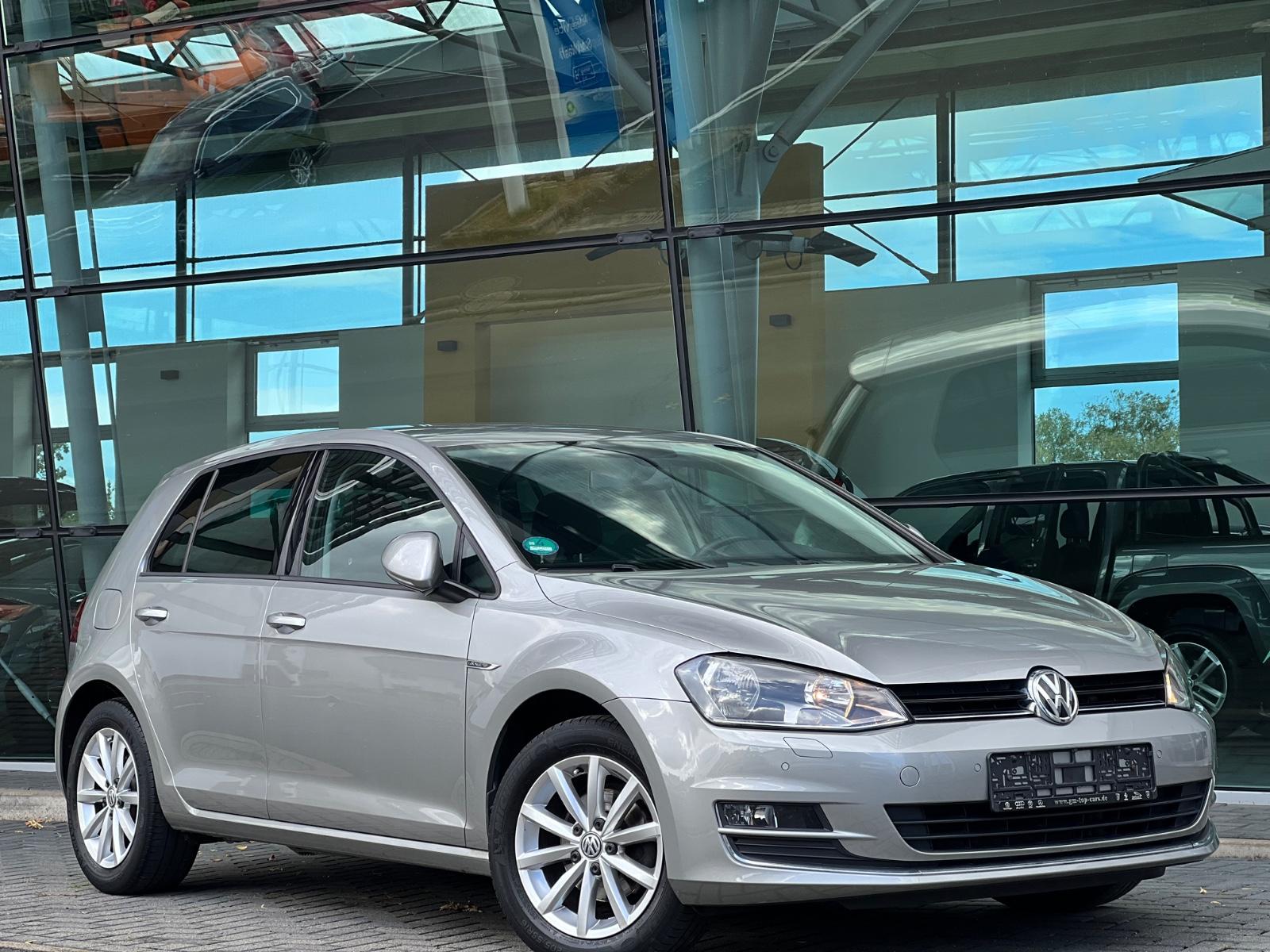 Volkswagen Golf VII Lounge AHK Tempomat LM Sitzhz TÜV NEU !