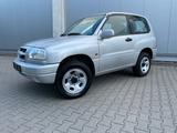 Suzuki Grand Vitara 2.0 4x4 3Türen Klima AHK 1.Hand - gebrauchte Suzuki Grand Vitara aus dem Jahr 1999