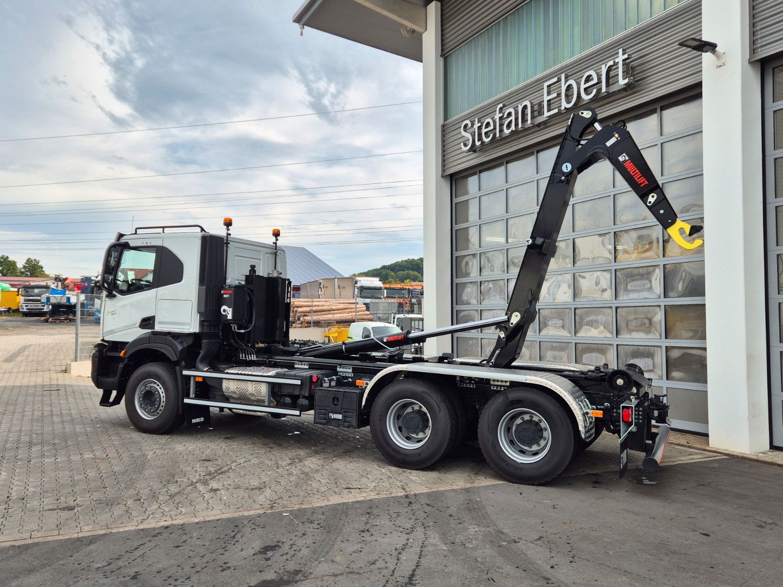 Fahrzeugabbildung Iveco X-Way AT300X48Z/P HR OFF 6x4 Hiab Winterdienst