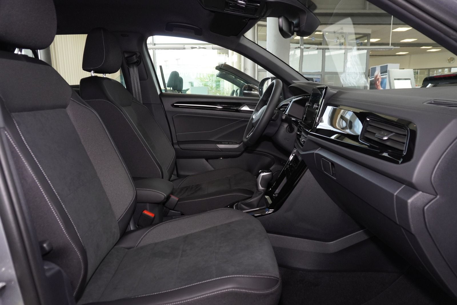 Fahrzeugabbildung Volkswagen T-Roc R-Line 1.5 l TSI OPF 110 kW (150 PS) 7-Gan