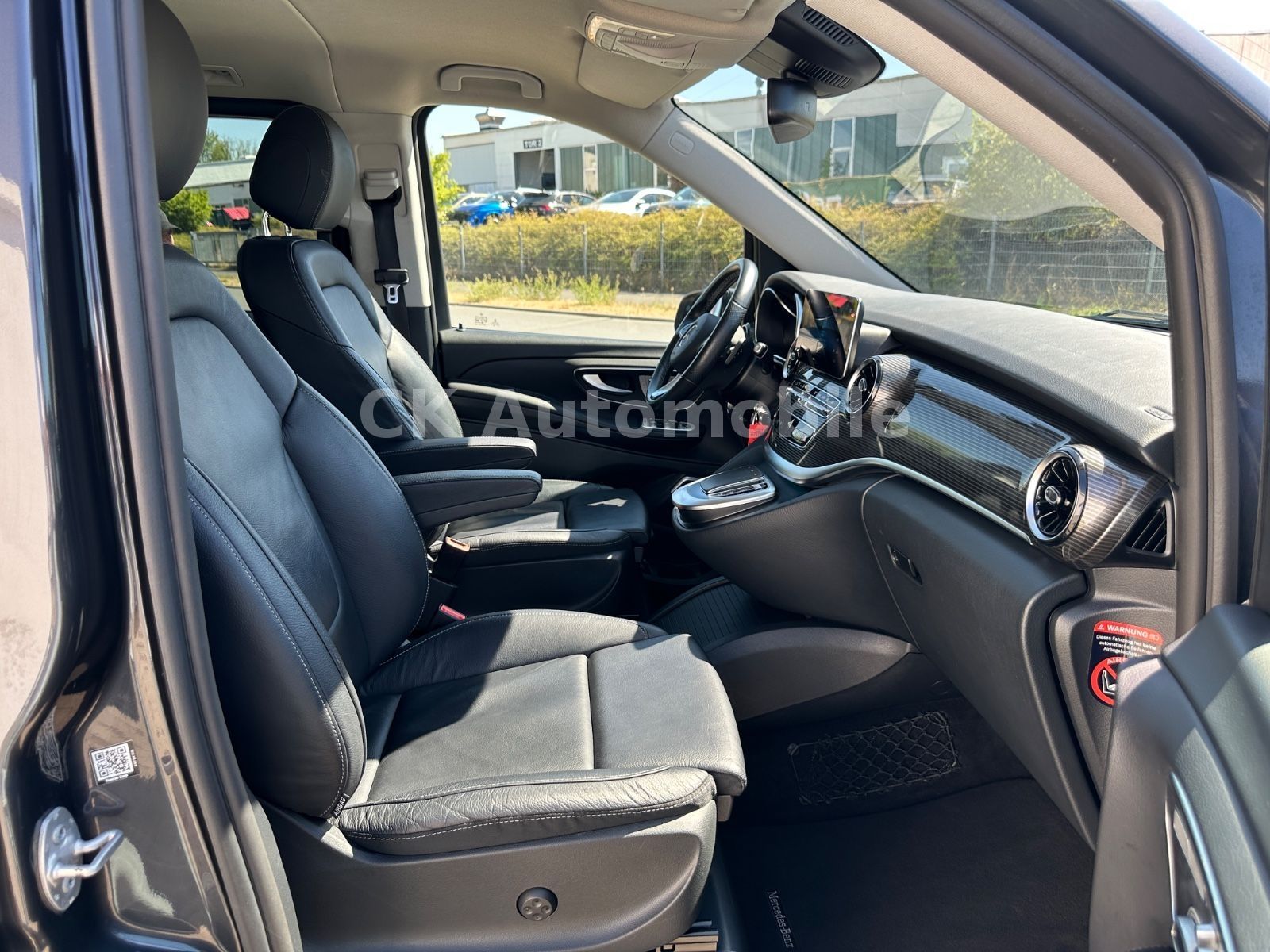 Fahrzeugabbildung Mercedes-Benz V250d AVANTGARDE EDITION 4MATIC lang/7 Sitze