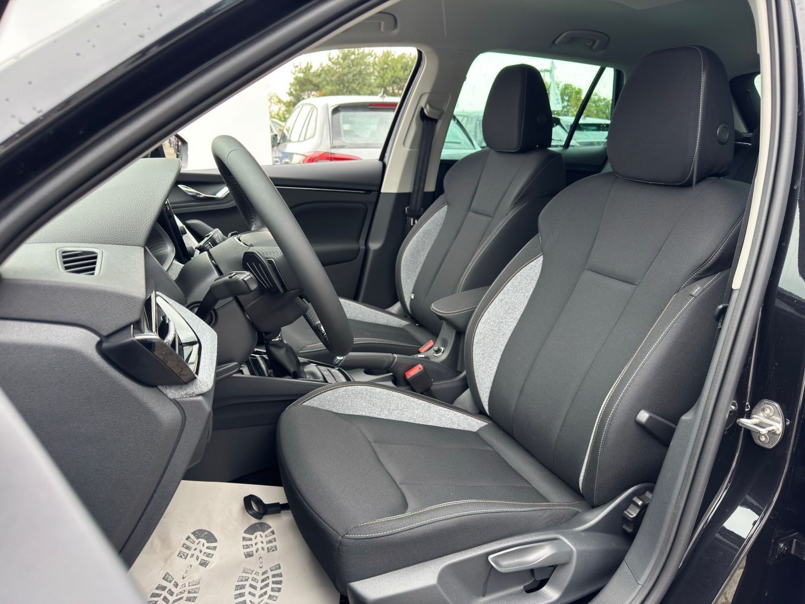Fahrzeugabbildung SKODA Kamiq Selection 115PS DSG*RFK*LED*PDC*SmartLink