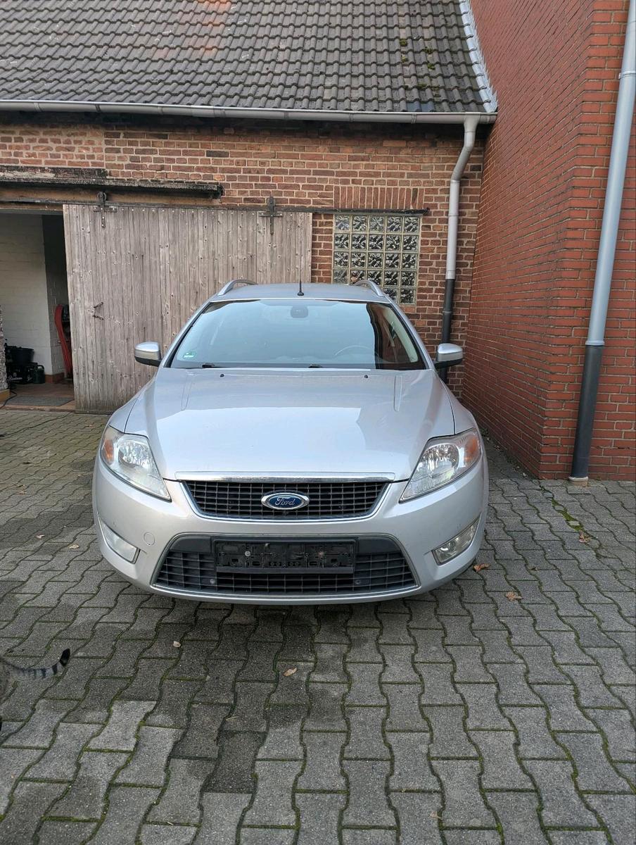 Ford Mondeo 2009 — rear view