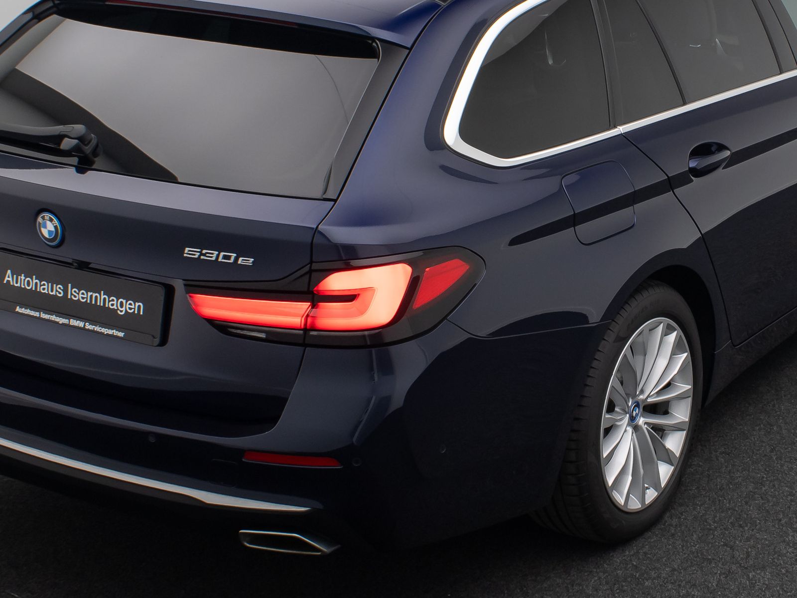Fahrzeugabbildung BMW 530e xD  Luxury Line ACC Laser DAB Kamera Memory
