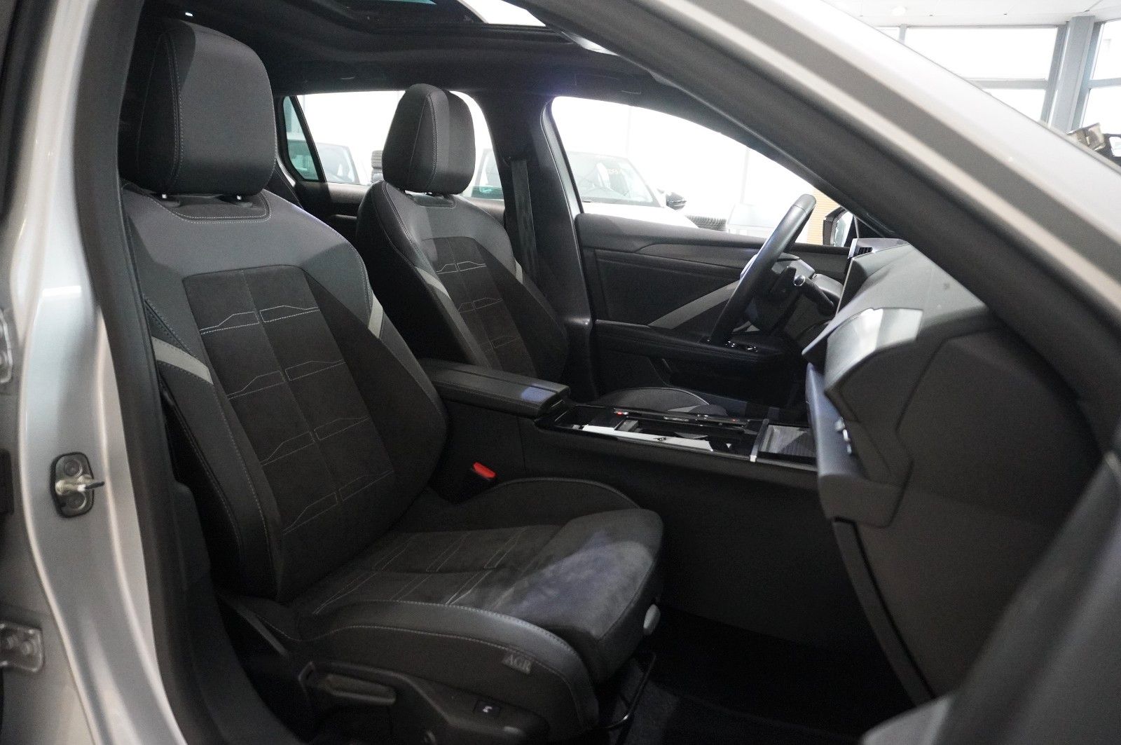 Fahrzeugabbildung Opel Astra L ST 1.5D ULTIMATE NAVI/LED/360°/PANO./DAB