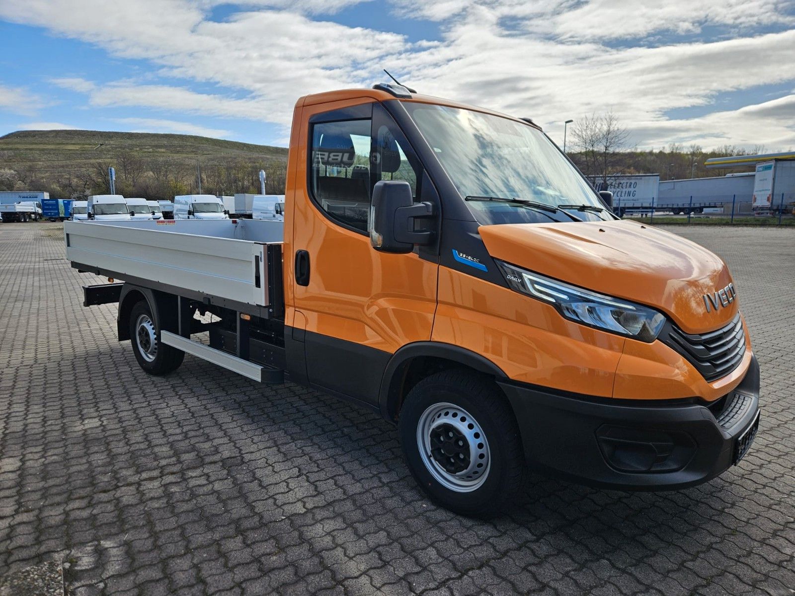 Fahrzeugabbildung Iveco eDaily 35S14E Pritsche