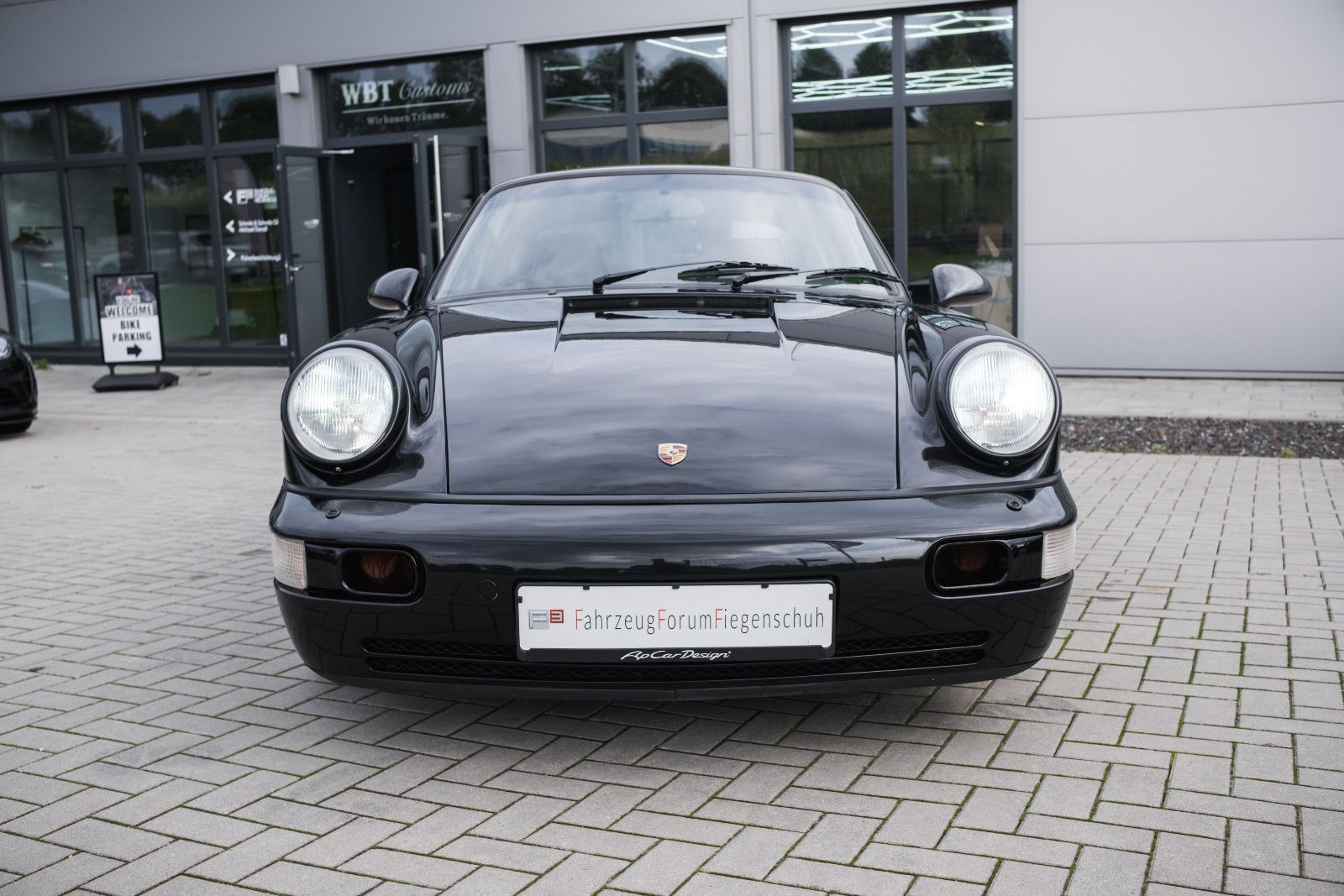 Fahrzeugabbildung Porsche 964 C4 Coupe-300 PS-18 Zoll Cup-KW Fahrwerk