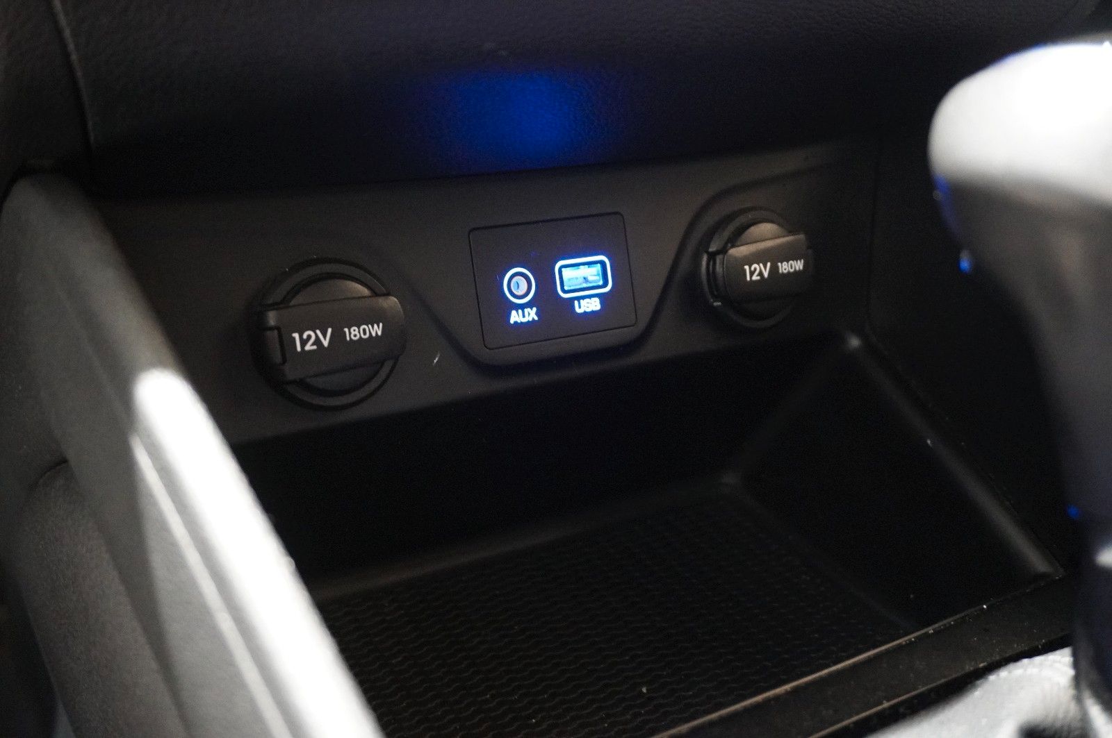 Fahrzeugabbildung Hyundai Tucson 1.6 T-GDI TREND AUTO. NAVI/LED/KAMERA/SHZ