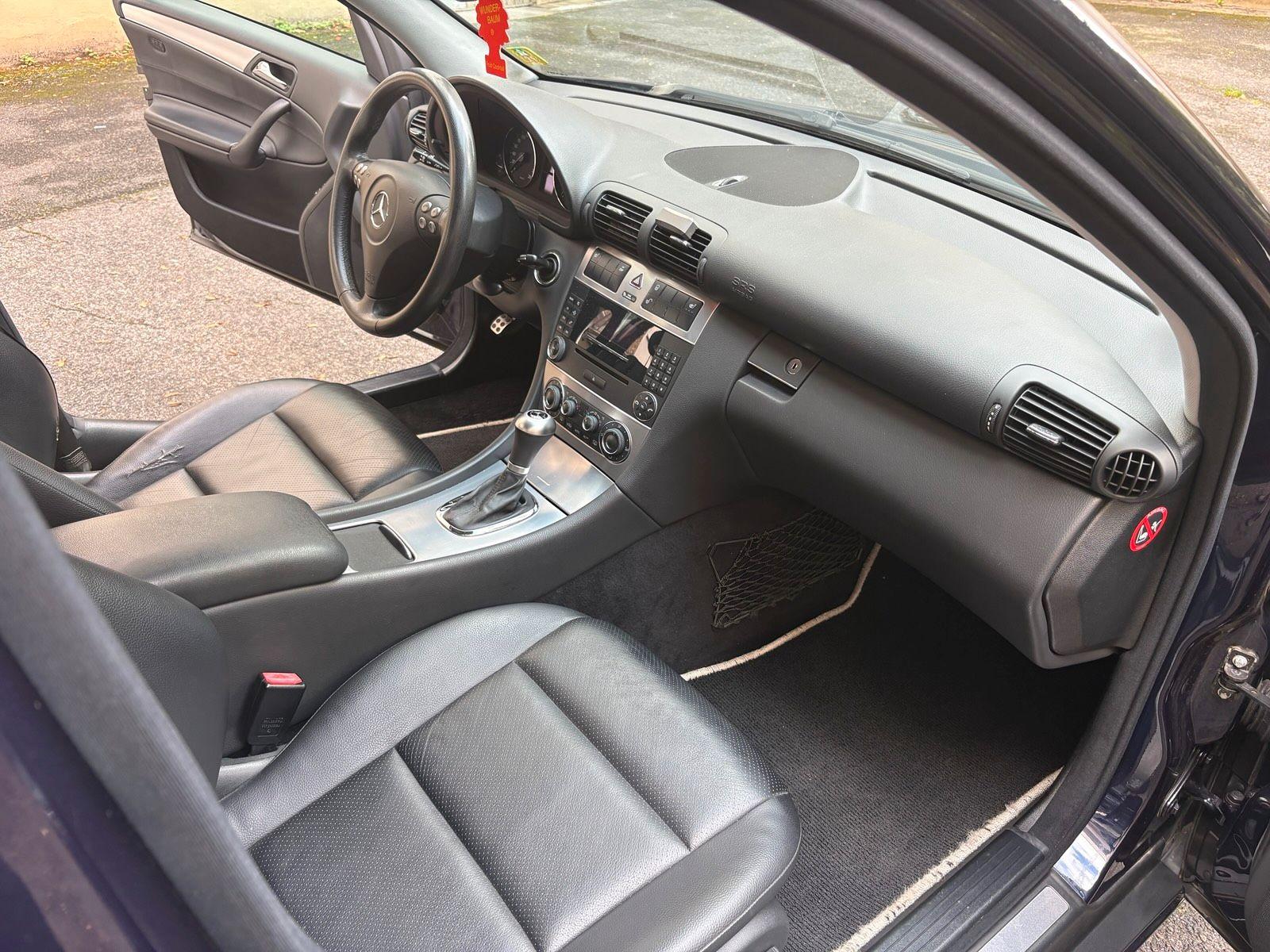 Mercedes-Benz C230 2004 — photo 6