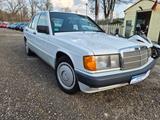 Mercedes-Benz 190 - Mercedes-Benz 190 mit Benzin-Antrieb: Limousine, Automatik