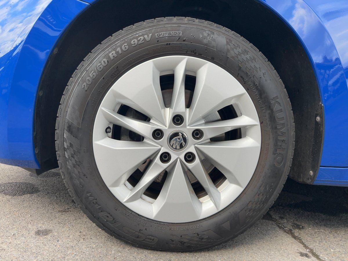 Skoda Octavia Combi Ambition 2.0 TDI DSG LED NAVI RFK foto 14