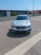 BMW 530d HUD LED SHZ - silberne BMW 530