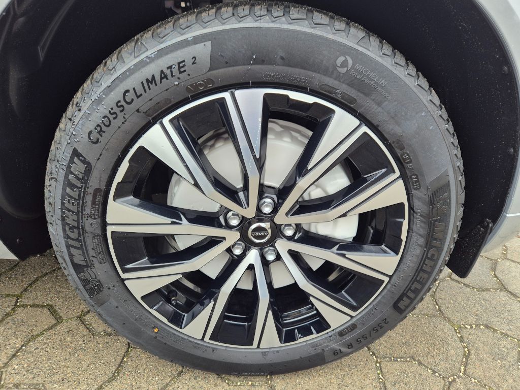 Fahrzeugabbildung Volvo XC60 B5 B AWD Core+Fahrerassist+Leder+Allwetter