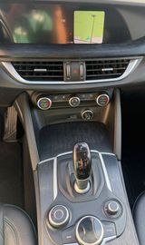 Alfa-Romeo Stelvio - 9